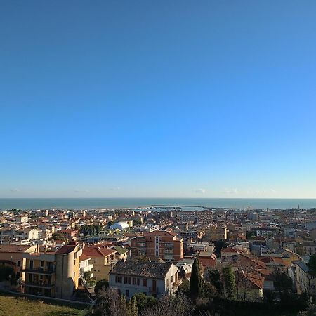 Casa Del Fiordaliso Hotel Сан Бенедето дел Тронто Екстериор снимка
